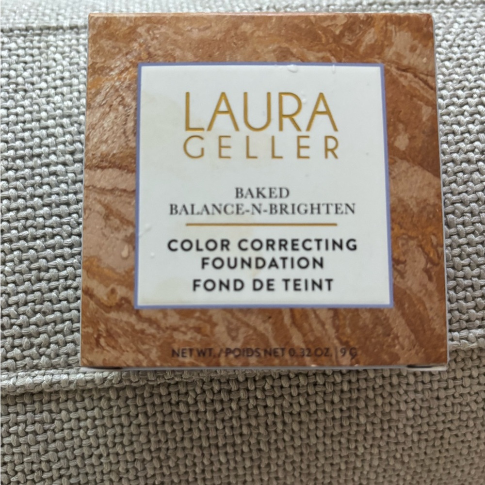 Laura Geller nwt Medium color correcting foundation FREE KABUKI BRUSH